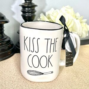 NWT Rae Dunn KISS THE COOK Ceramic Mug